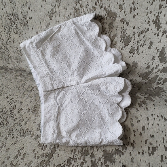 Lilly Pulitzer Buttercup Short Charleston White Eyelet Sz0 - Picture 2 of 7